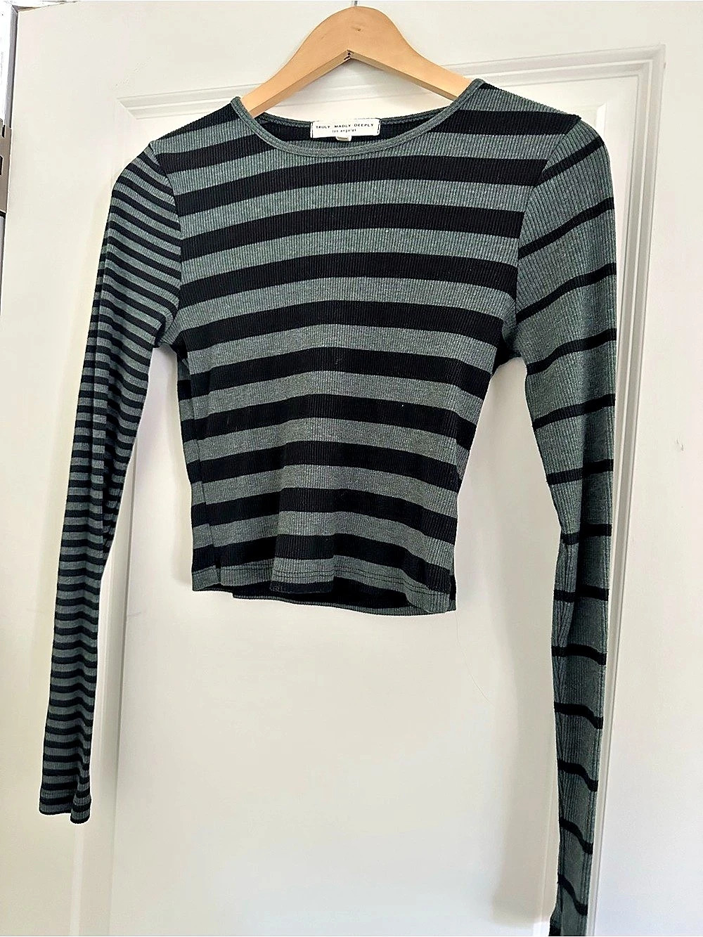 Urban Outfitters Truly Madly Deeply Striped Long Sleeve Top in Black & Green Siz